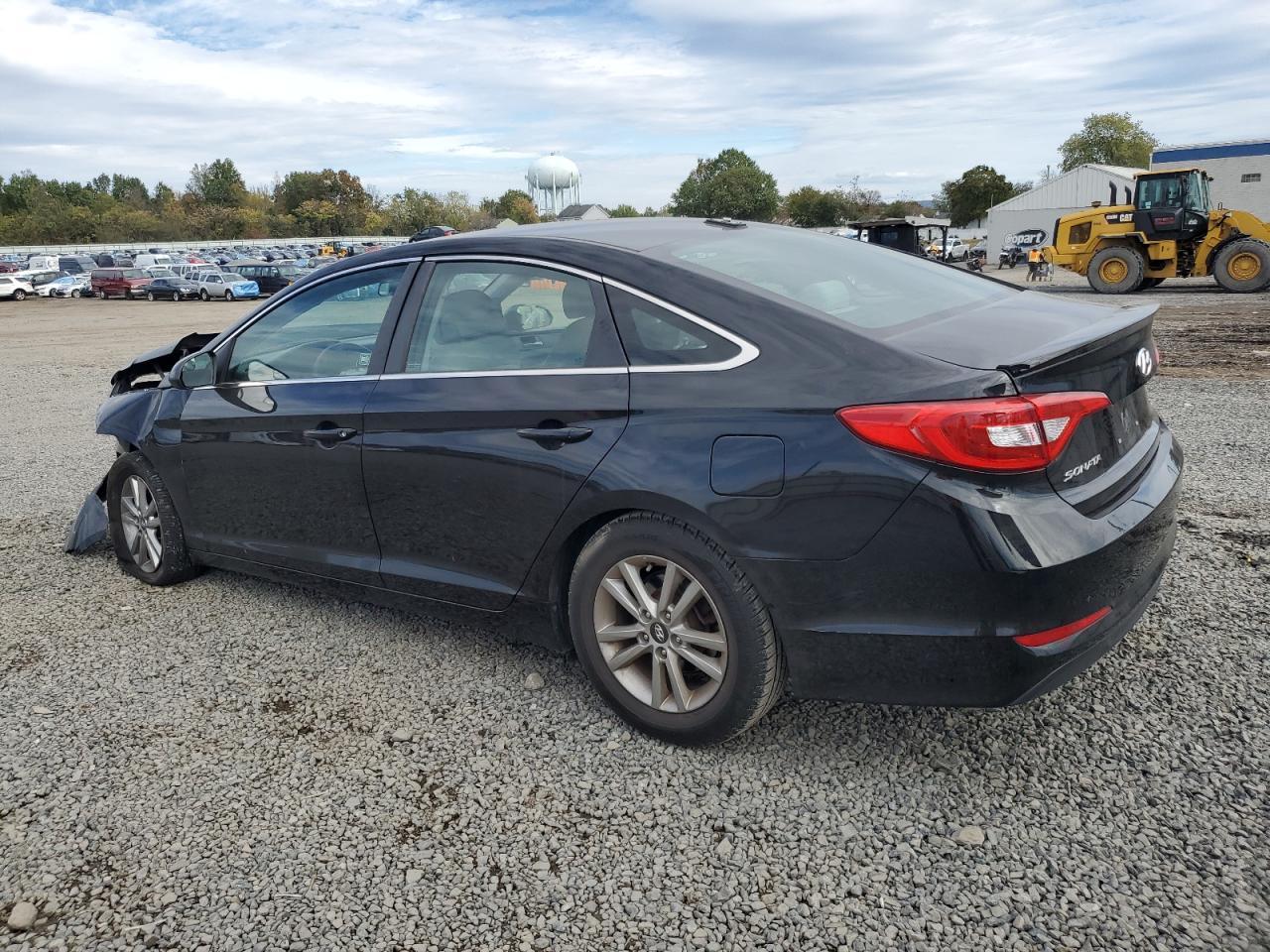 2017 Hyundai Sonata Se - Image 2