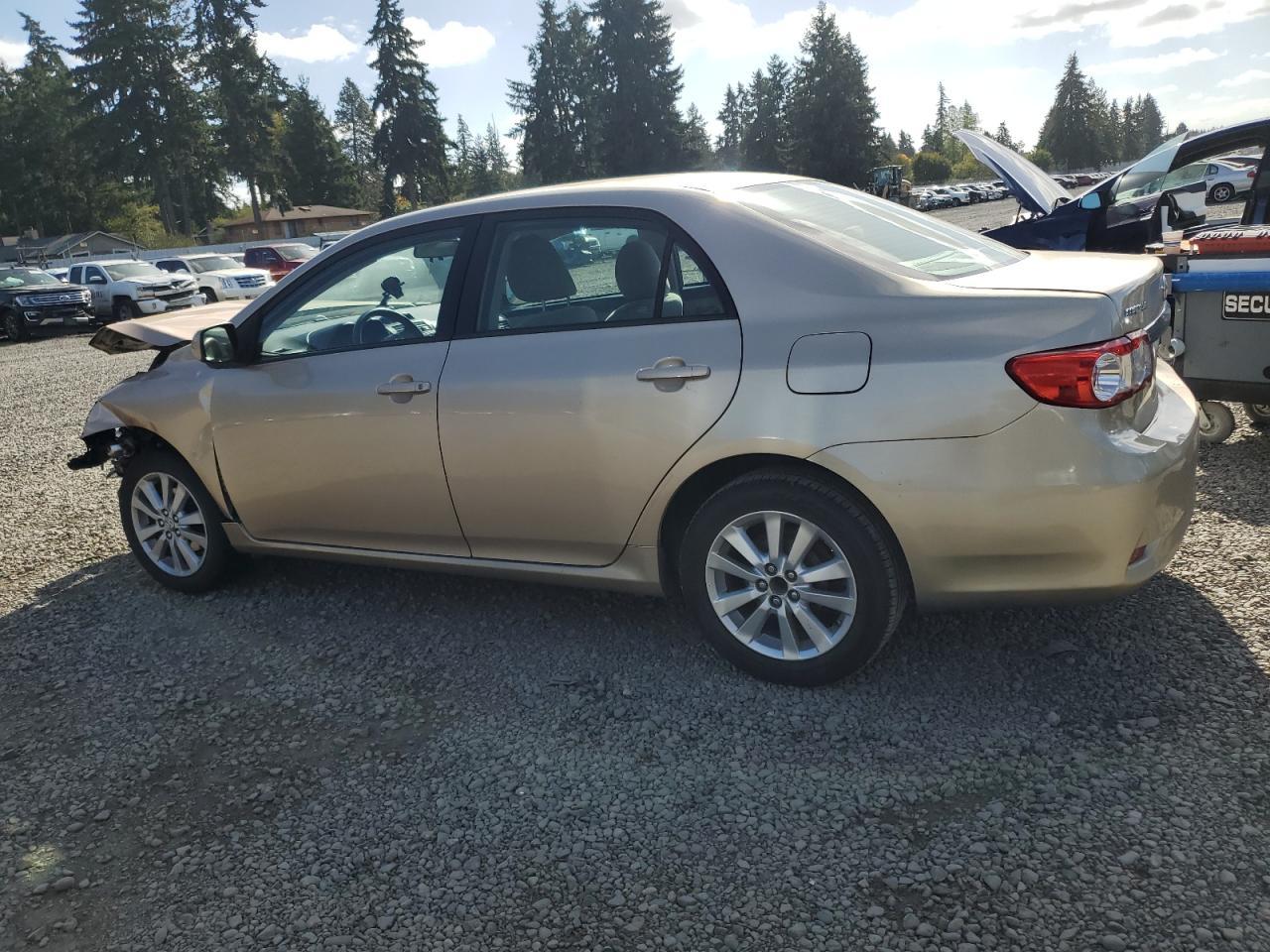 2012 Toyota Corolla Base - Фото 2