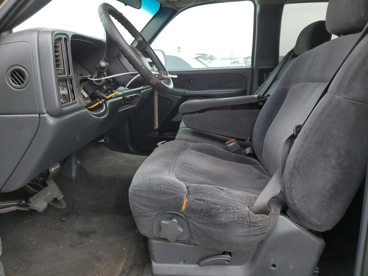 2001 Chevrolet Silverado C1500 - Image 7