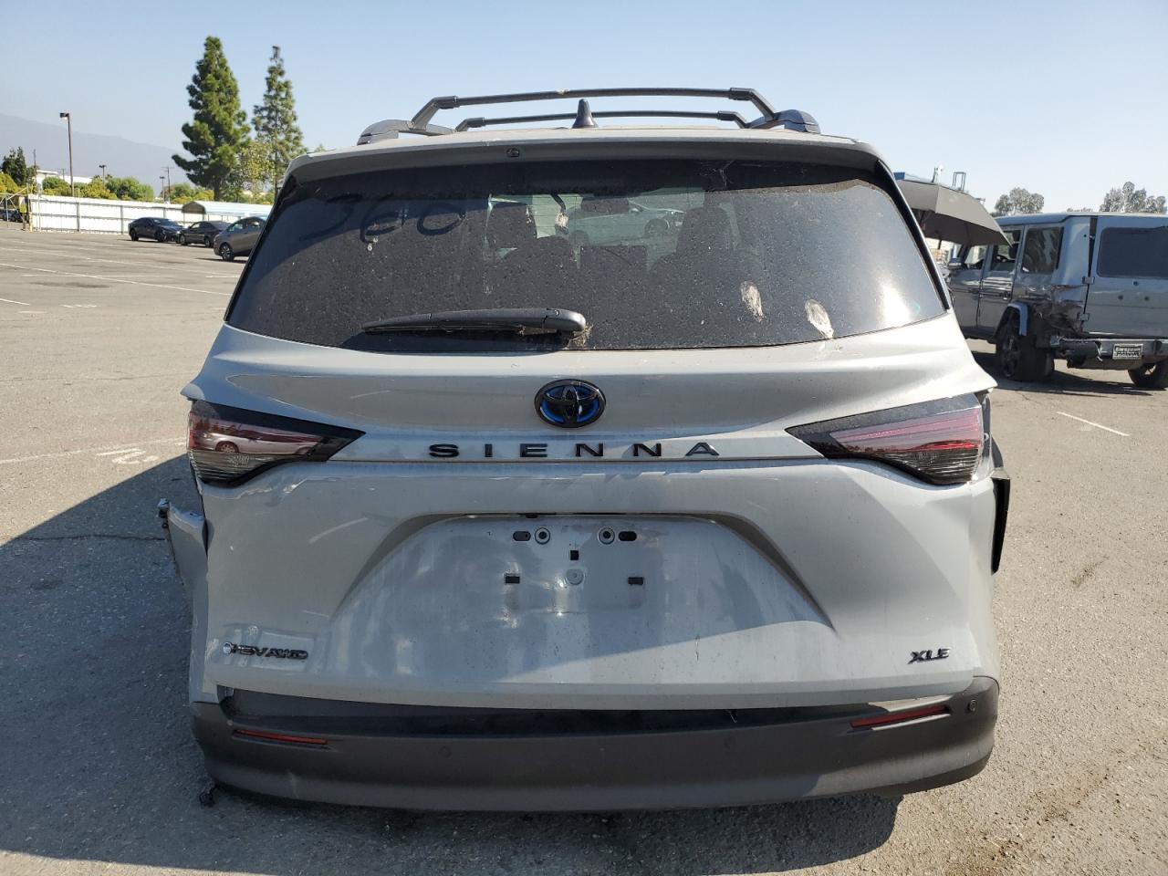 2025 Toyota Sienna Xse - Фото 6