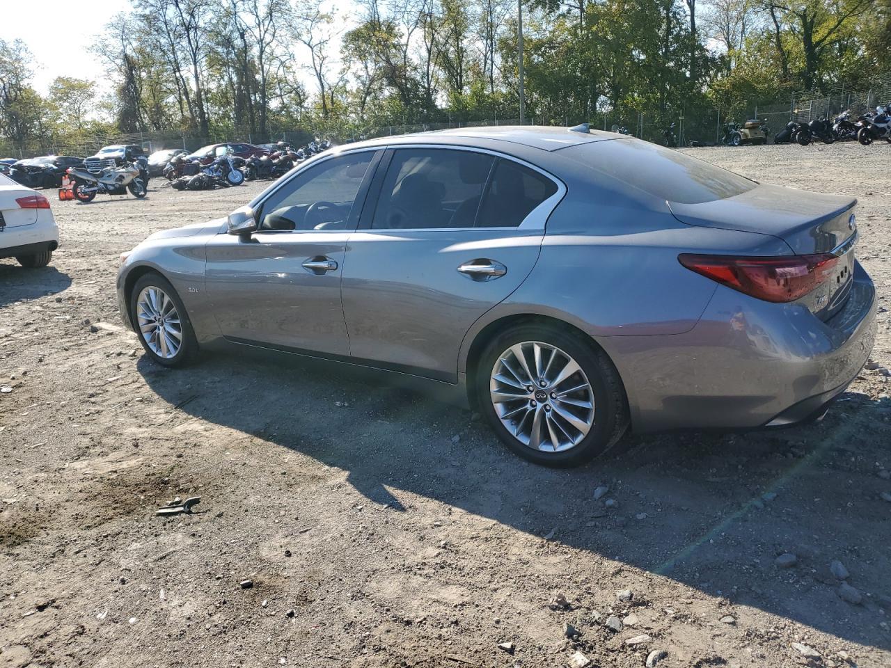 2019 Infiniti Q50 Luxe - Фото 2