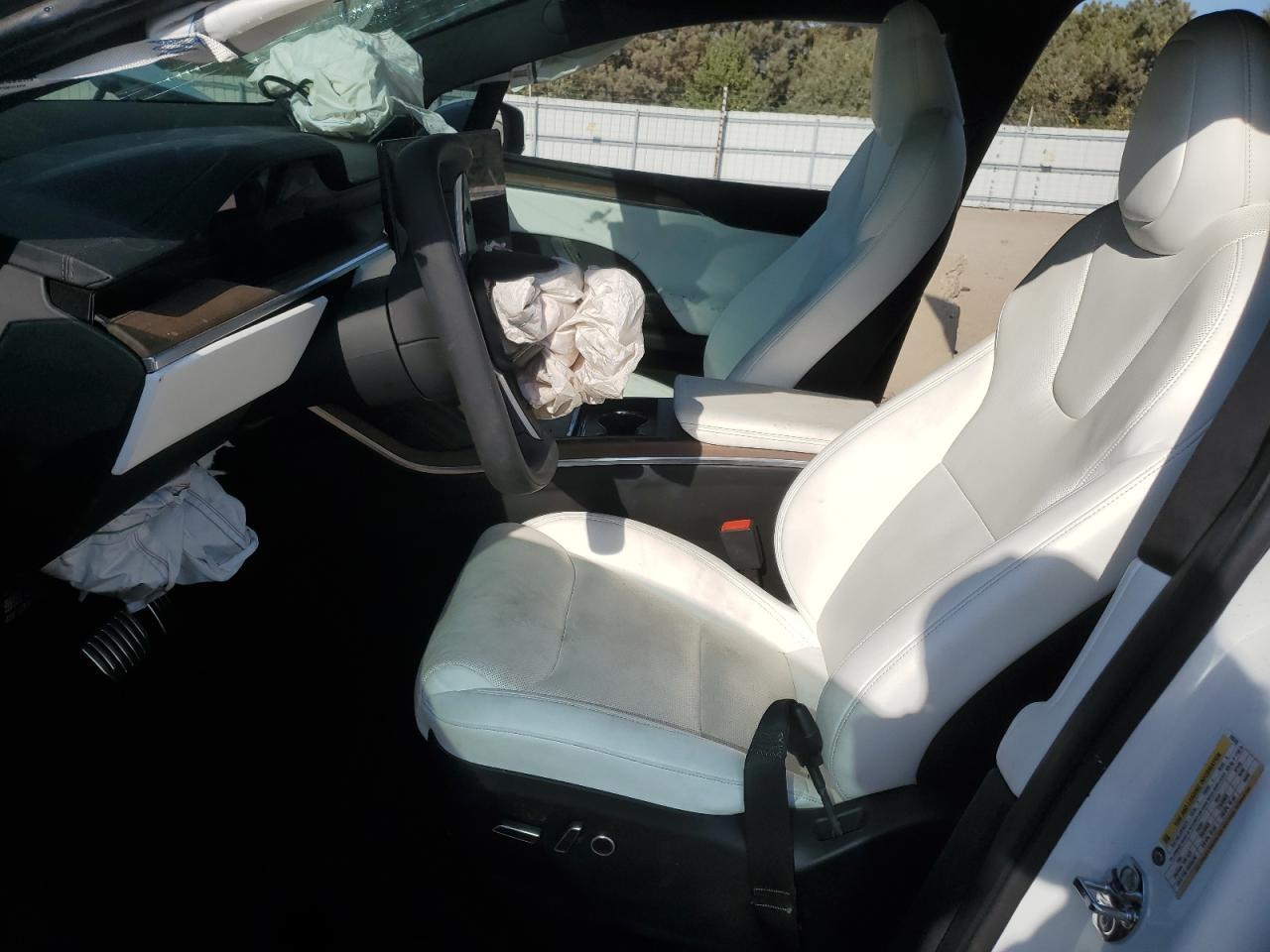 2022 Tesla Model X - Фото 7