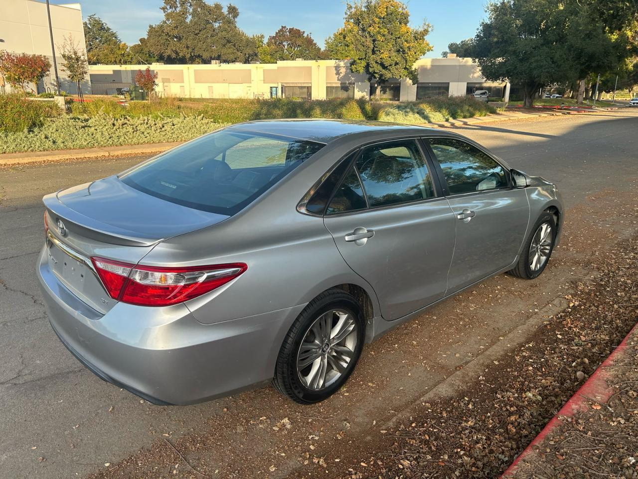 2016 Toyota Camry Le - Image 4