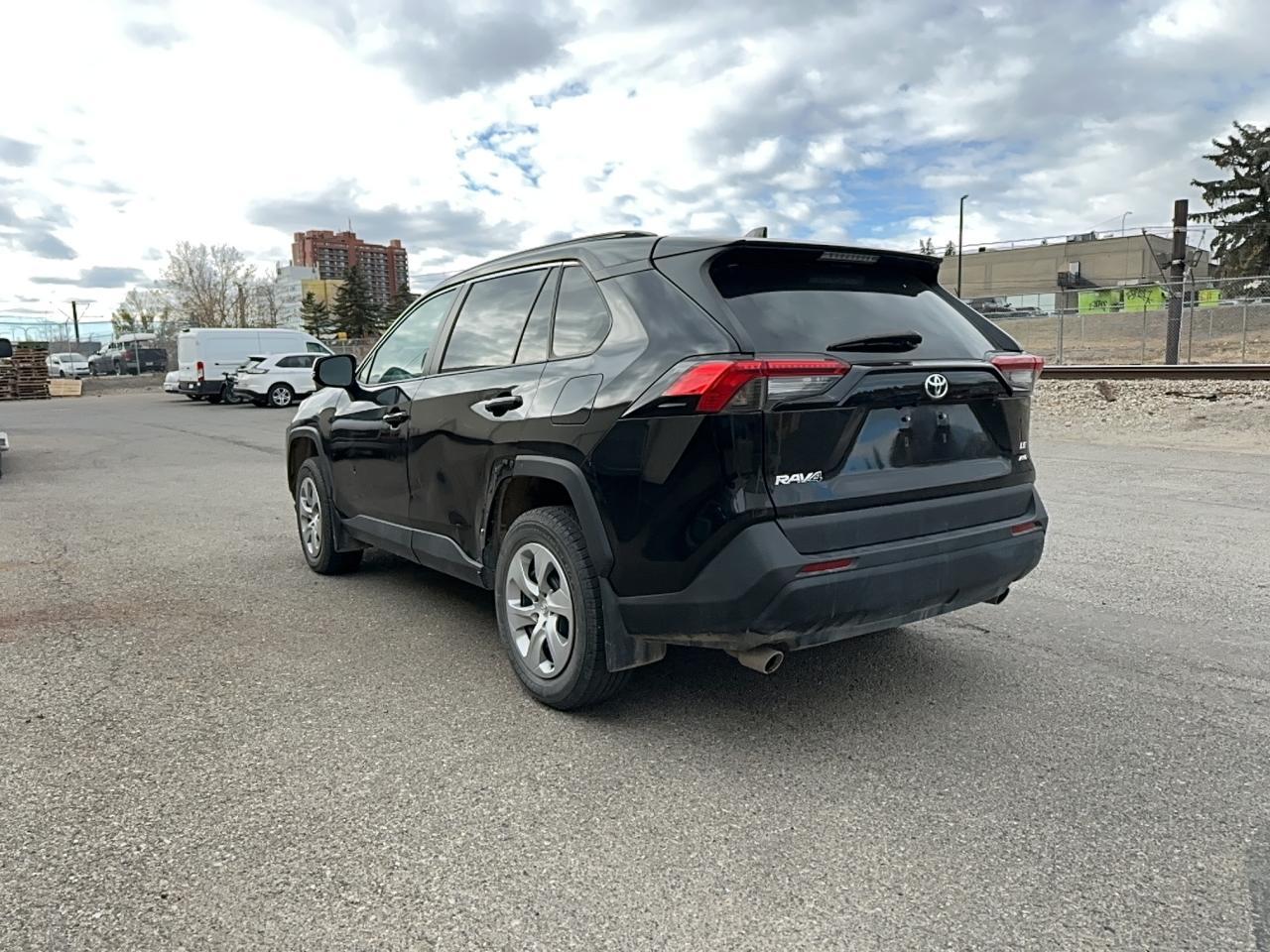 2021 Toyota Rav4 Le - Фото 3