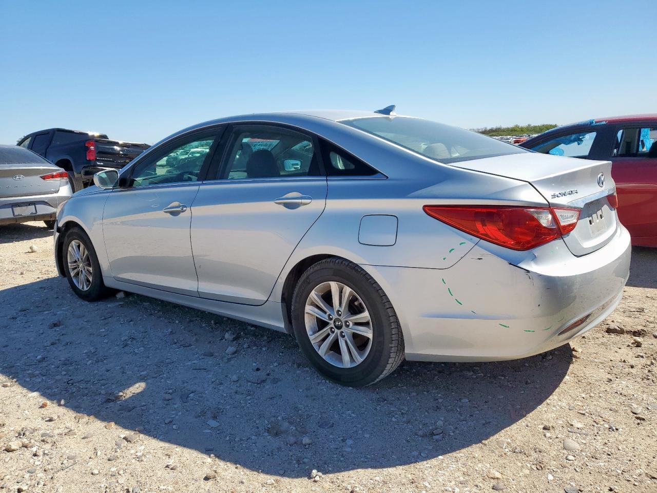 2013 Hyundai Sonata Gls - Image 2