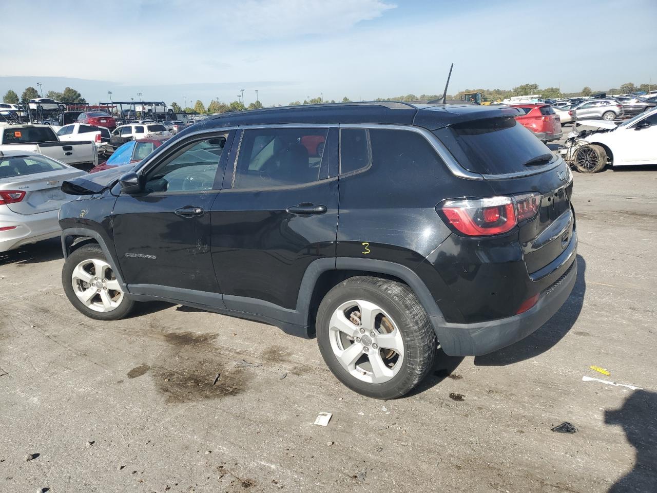 2019 Jeep Compass Latitude - Image 2
