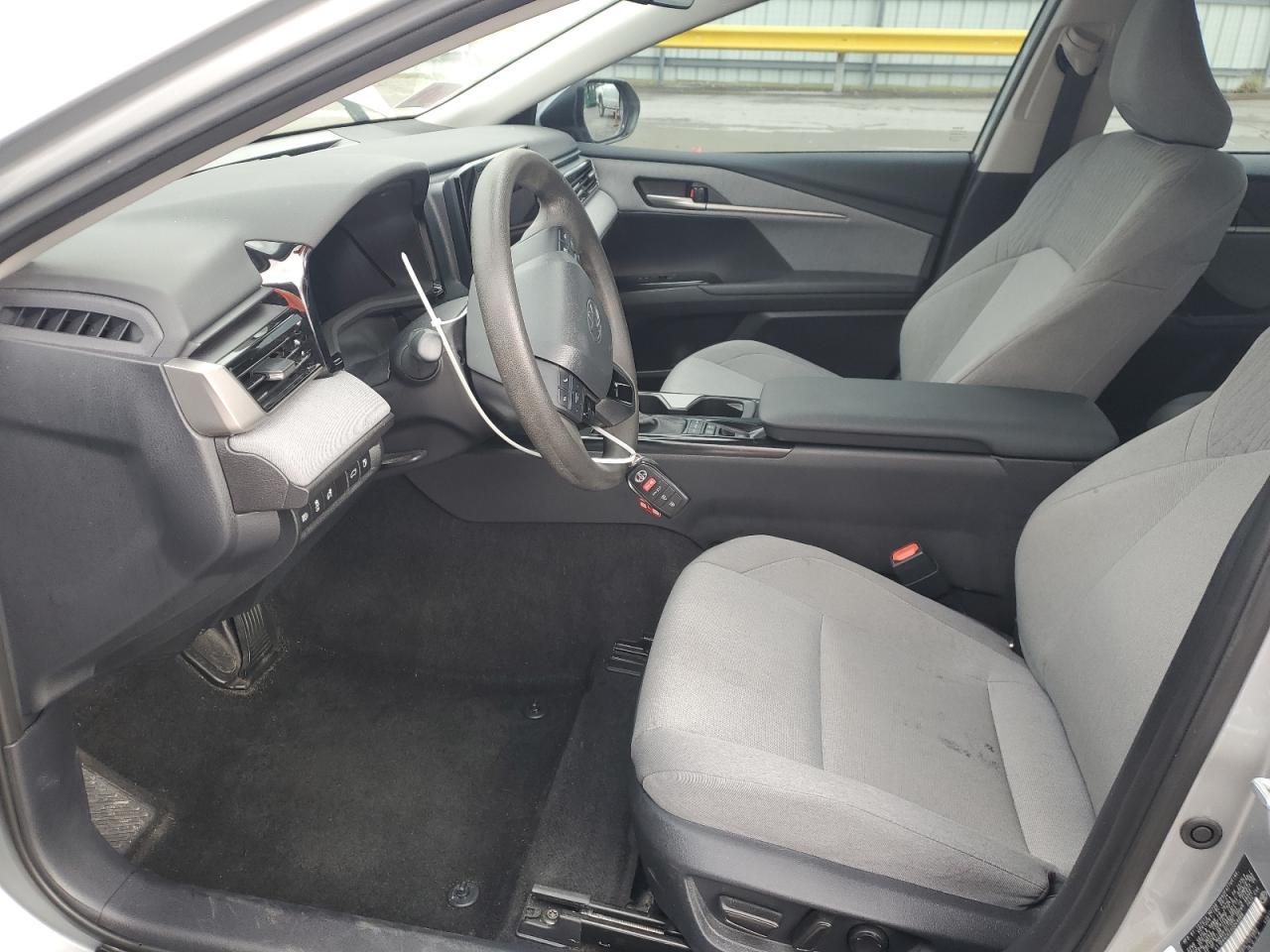 2025 Toyota Camry Le - Фото 7