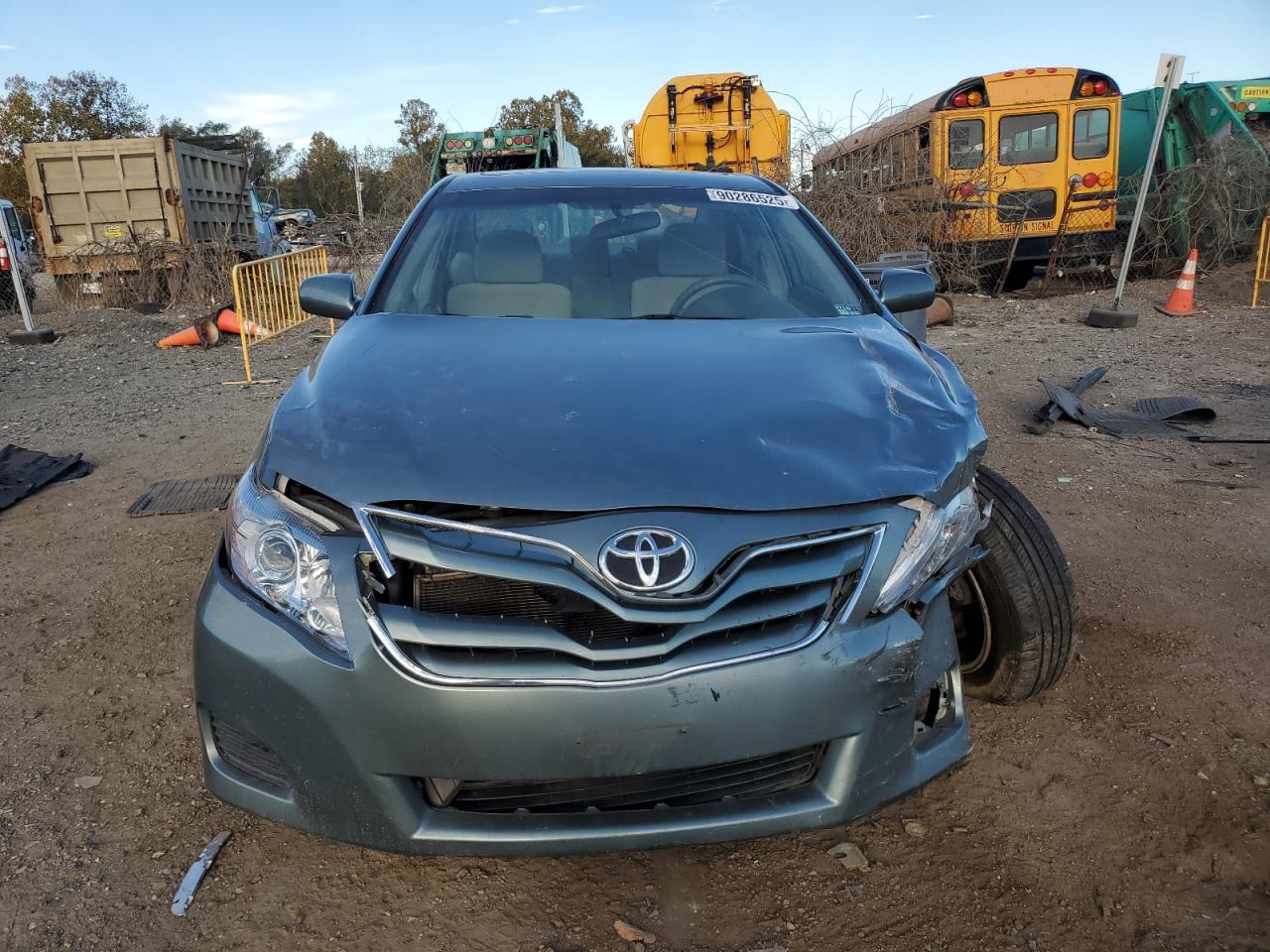2011 Toyota Camry - Image 5