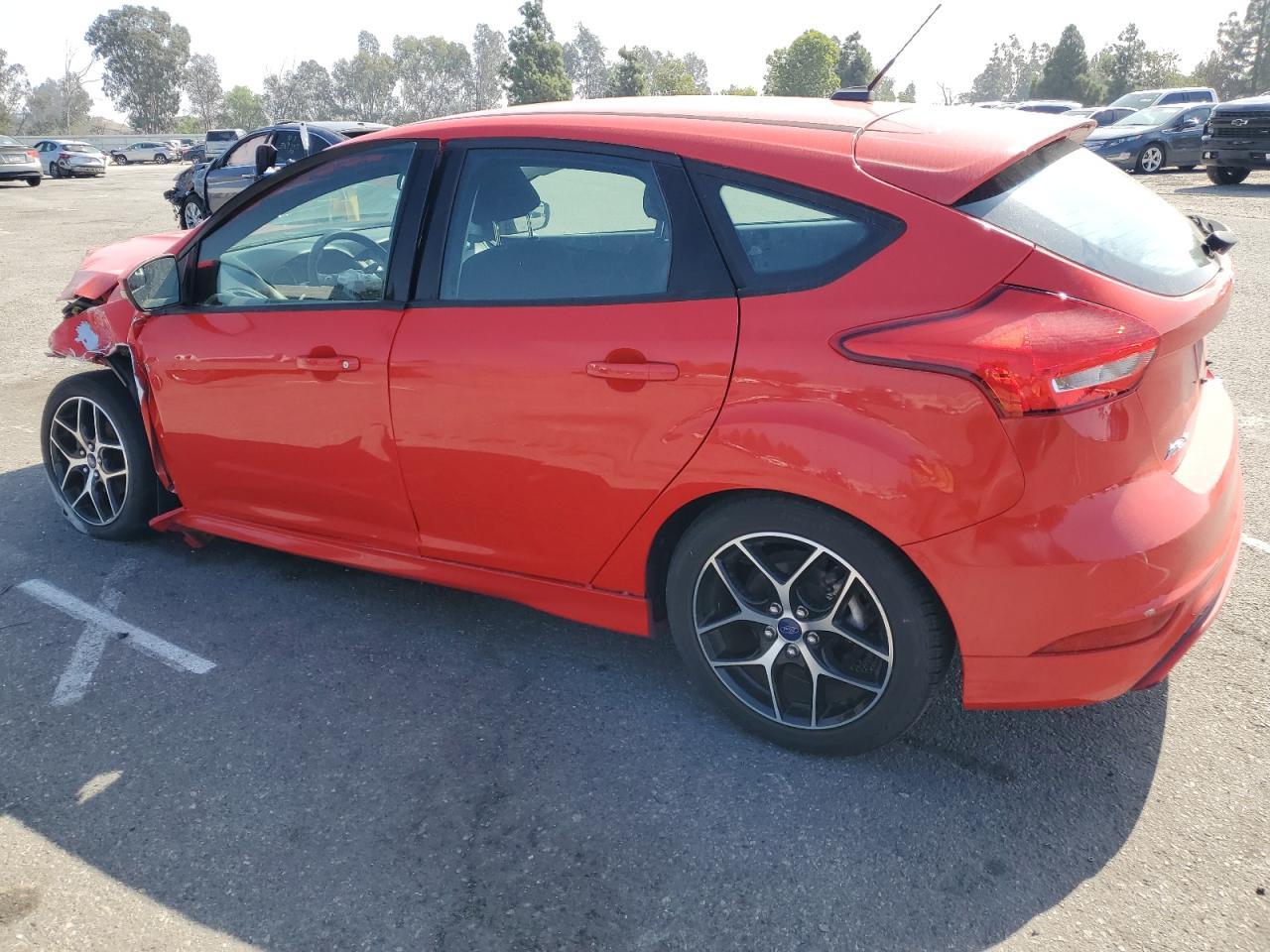 2015 Ford Focus Se - Фото 2