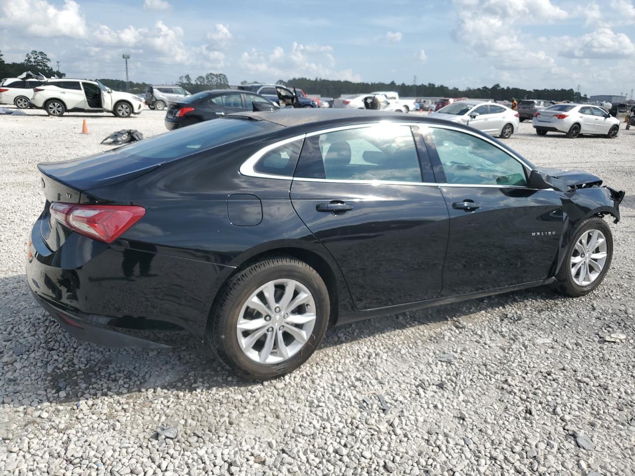 2022 Chevrolet Malibu Lt - Image 3
