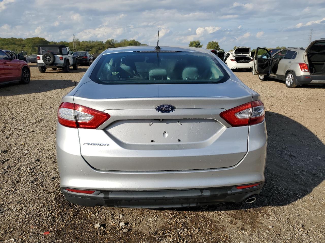 2015 Ford Fusion S - Фото 6