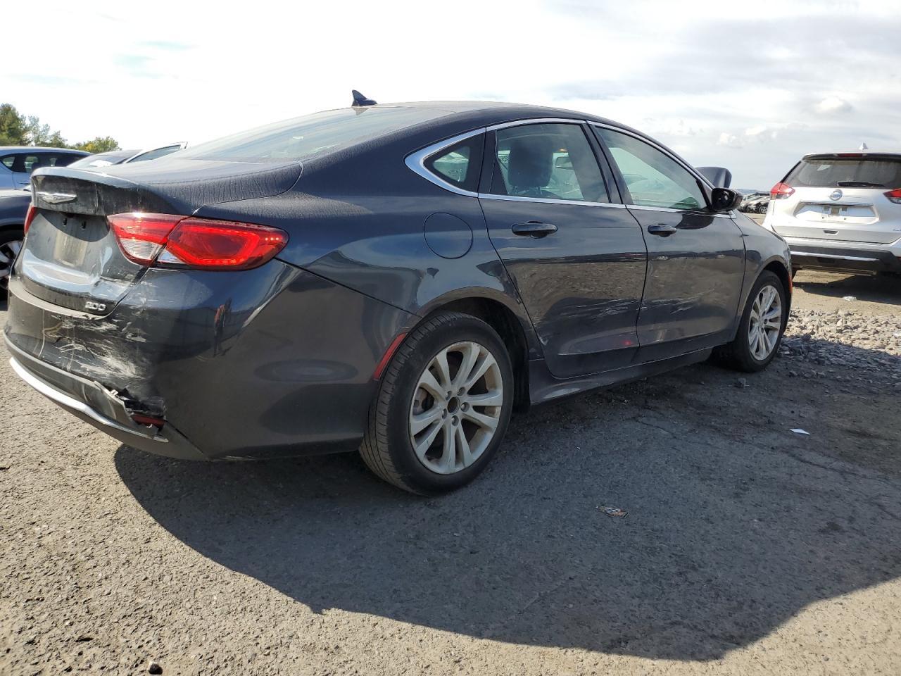 2017 Chrysler 200 Limited - Фото 3