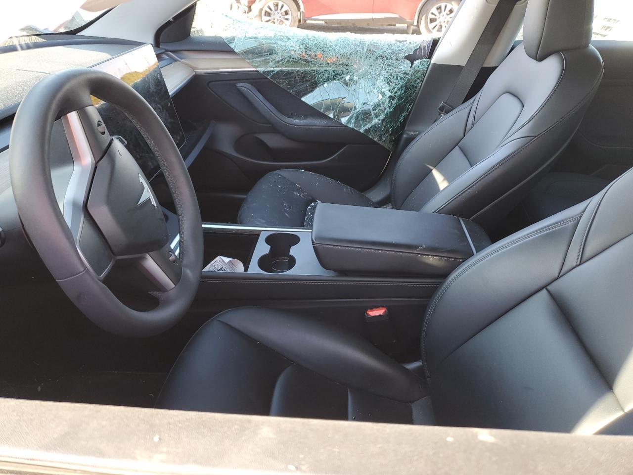 2023 Tesla Model 3 - Image 7