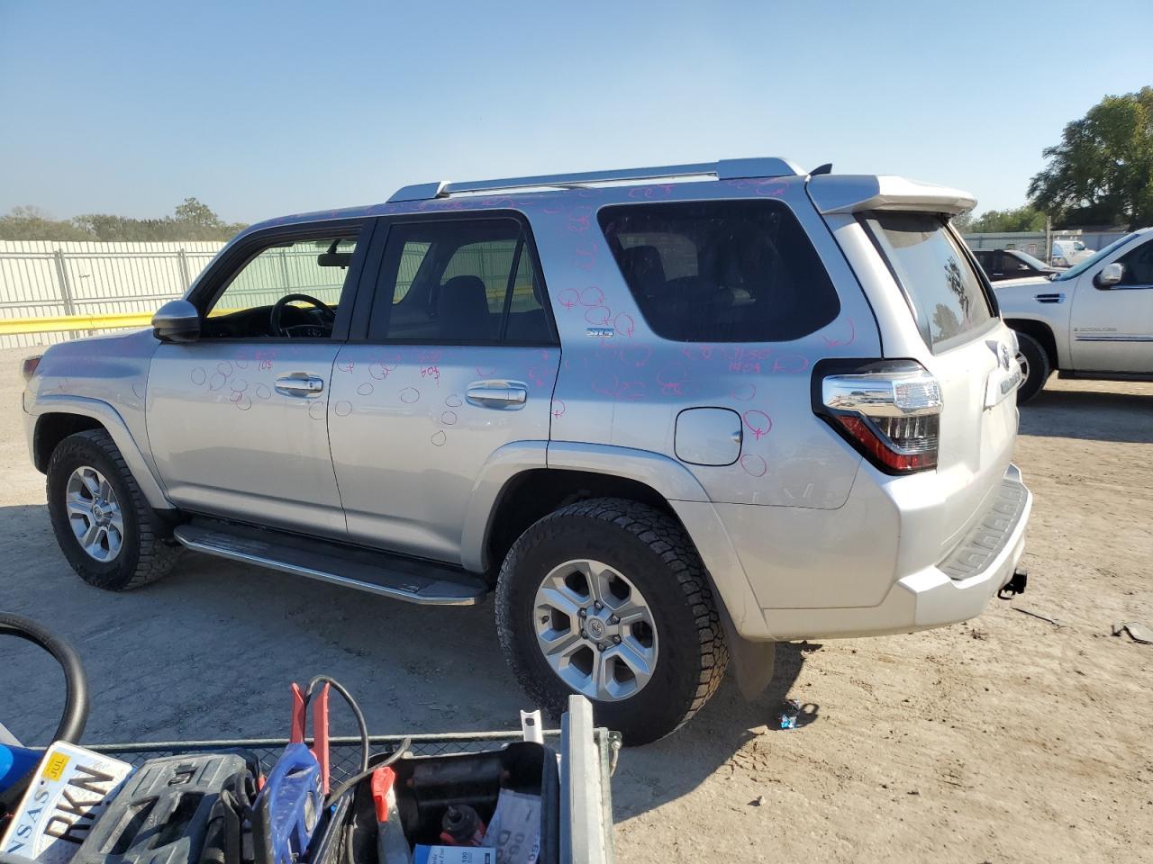 2015 Toyota 4Runner Sr5/Sr5 Premium - Image 2