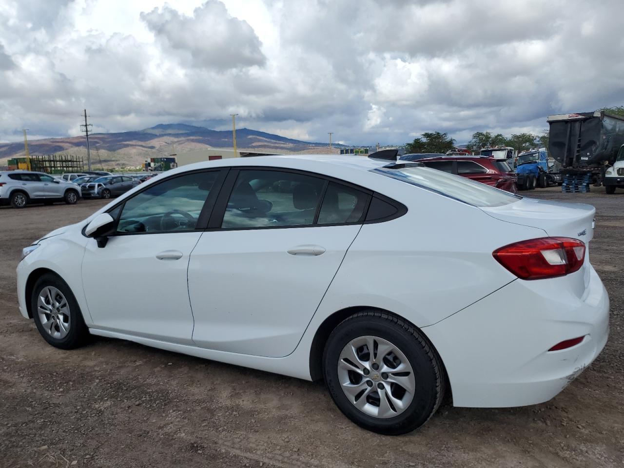 2019 Chevrolet Cruze - Фото 2