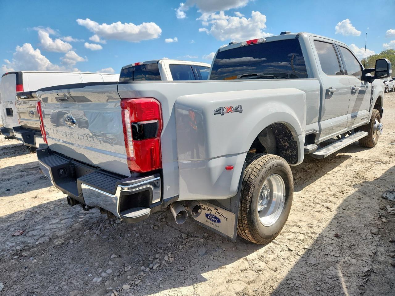 2025 Ford F350 Super Duty - Image 3