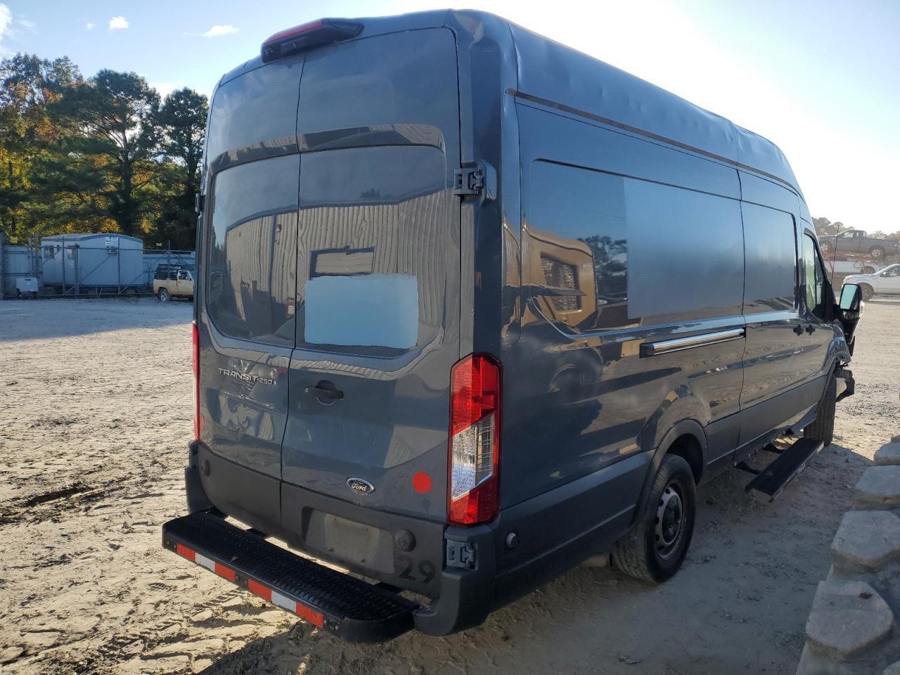 2020 Ford Transit T-250 - Фото 3