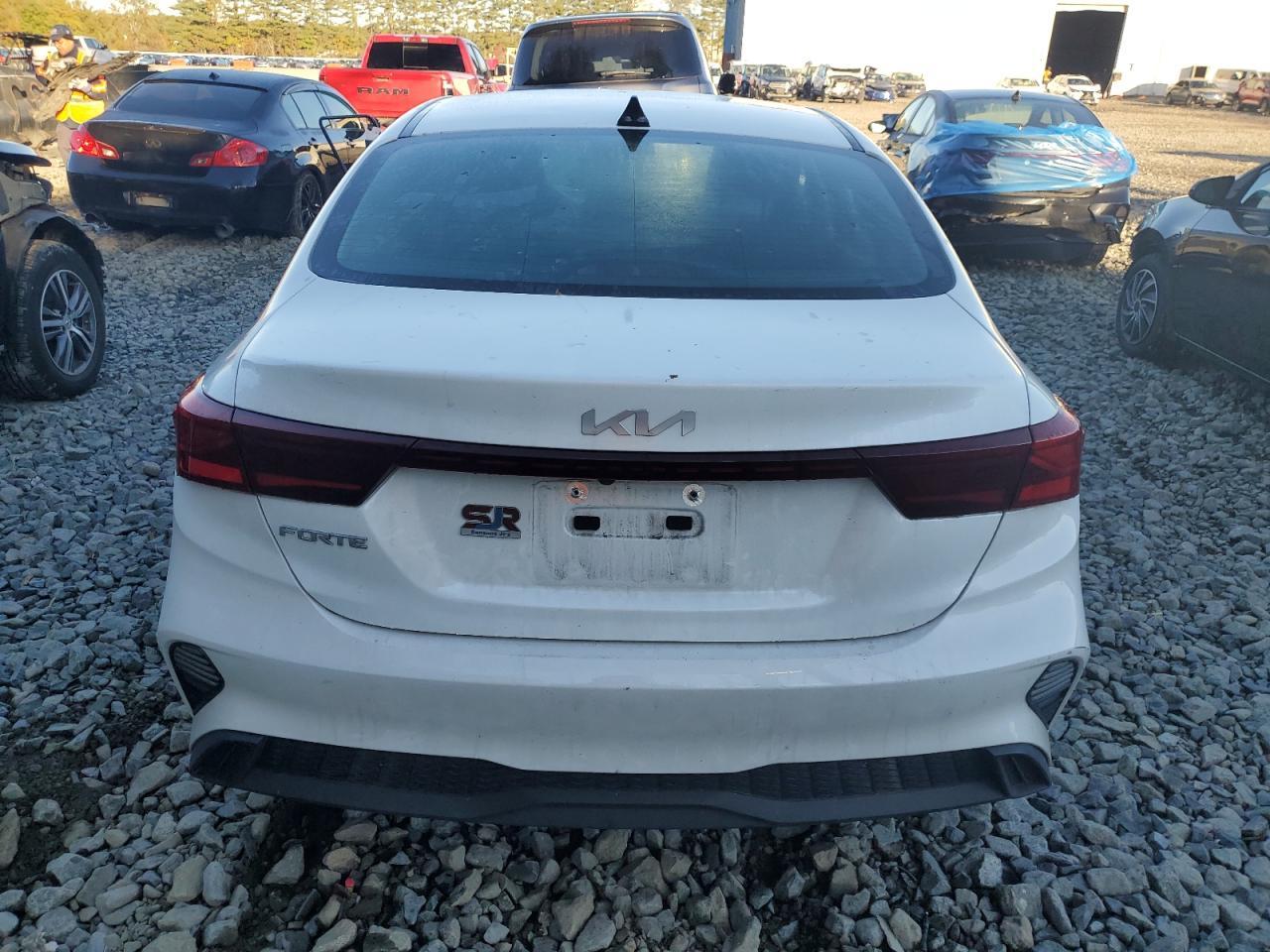 2023 Kia Forte Lx - Image 6