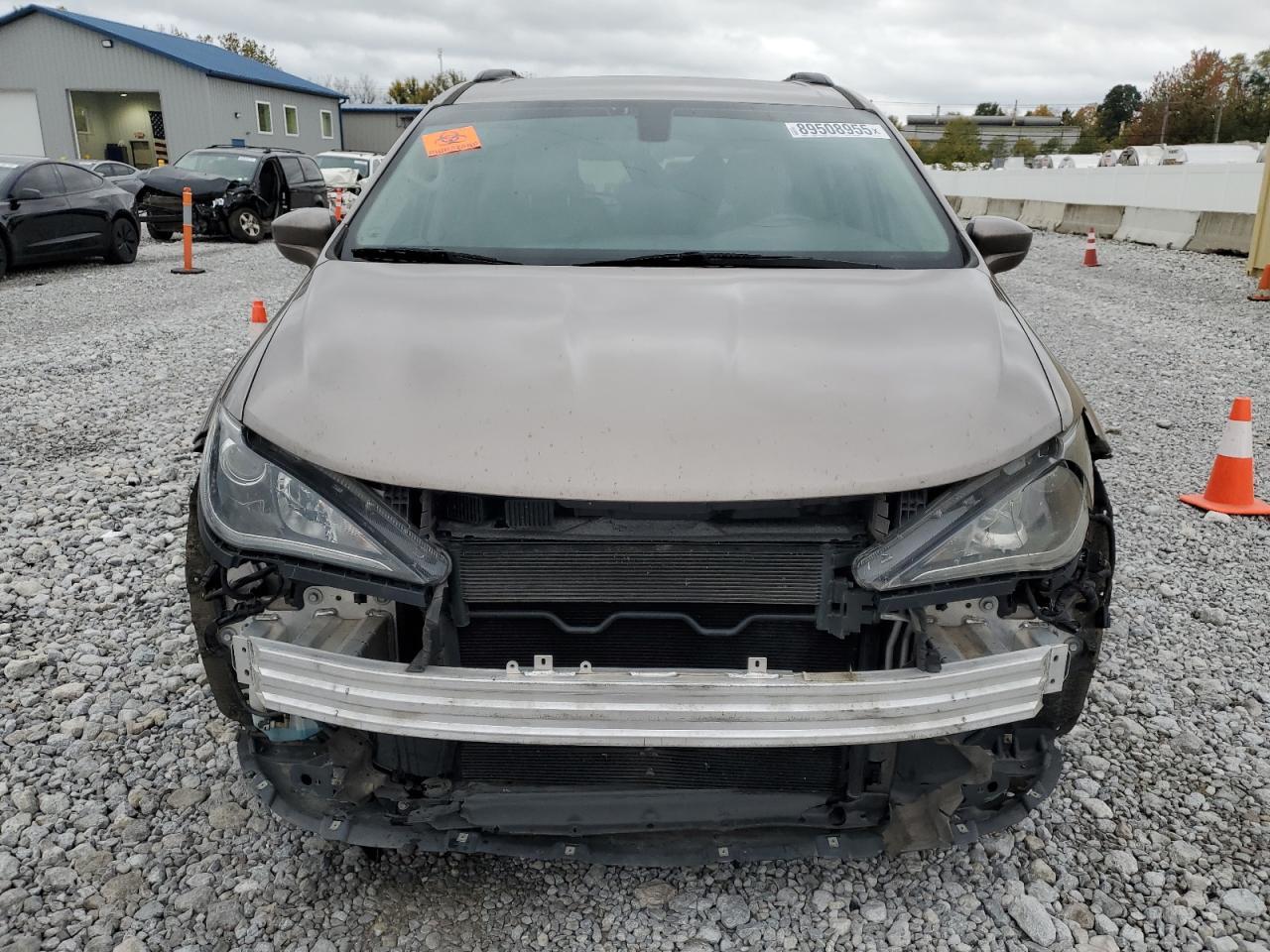 2017 Chrysler Pacifica Touring L - Фото 5