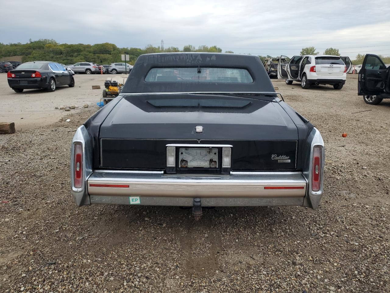 1990 Cadillac Brougham - Image 6