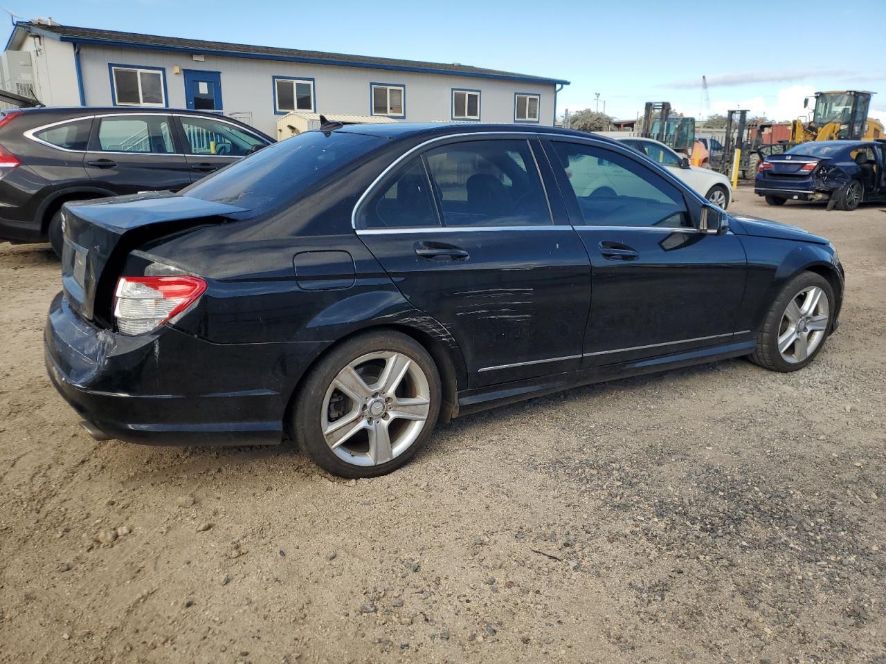 2011 Mercedes-Benz C 300 - Фото 3