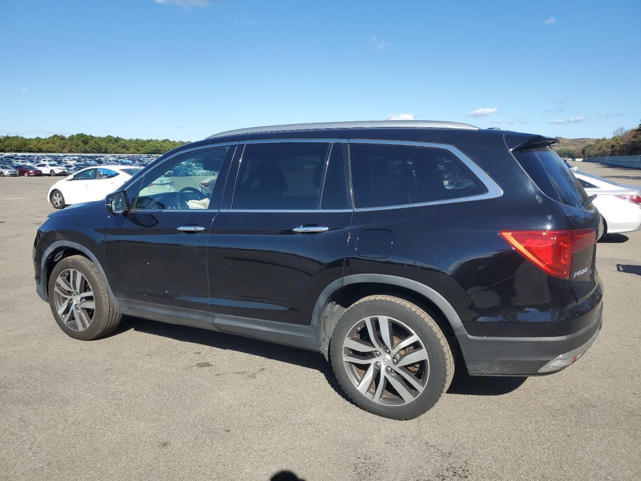 2016 Honda Pilot Elite - Фото 2