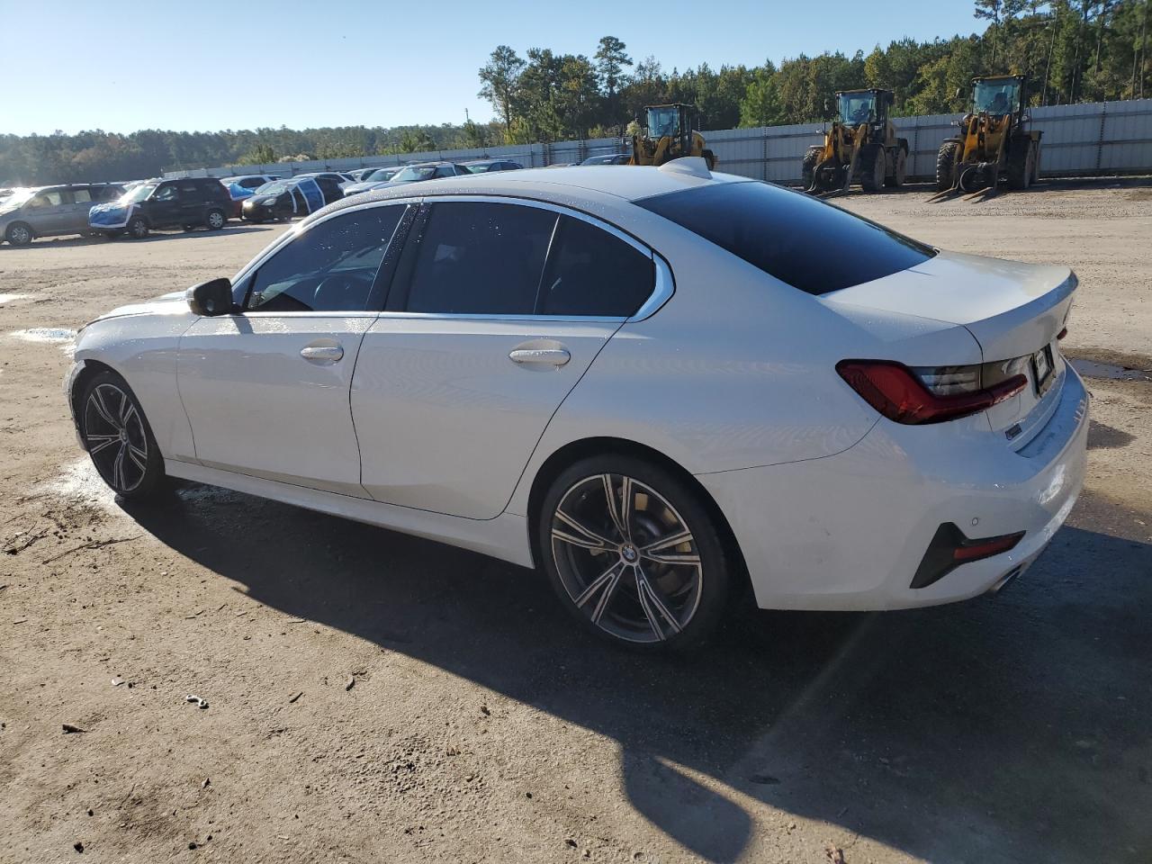 2021 BMW 330I - Фото 2