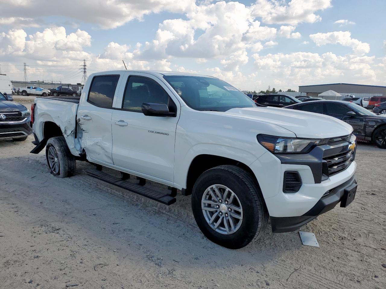 2025 Chevrolet Colorado Lt - Image 4