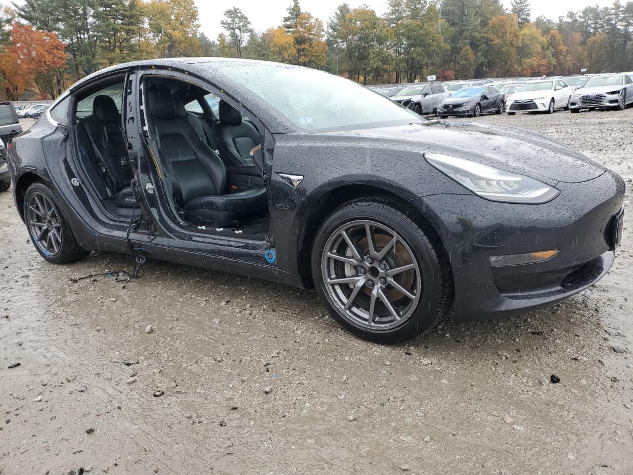 2018 Tesla Model 3 - Фото 4