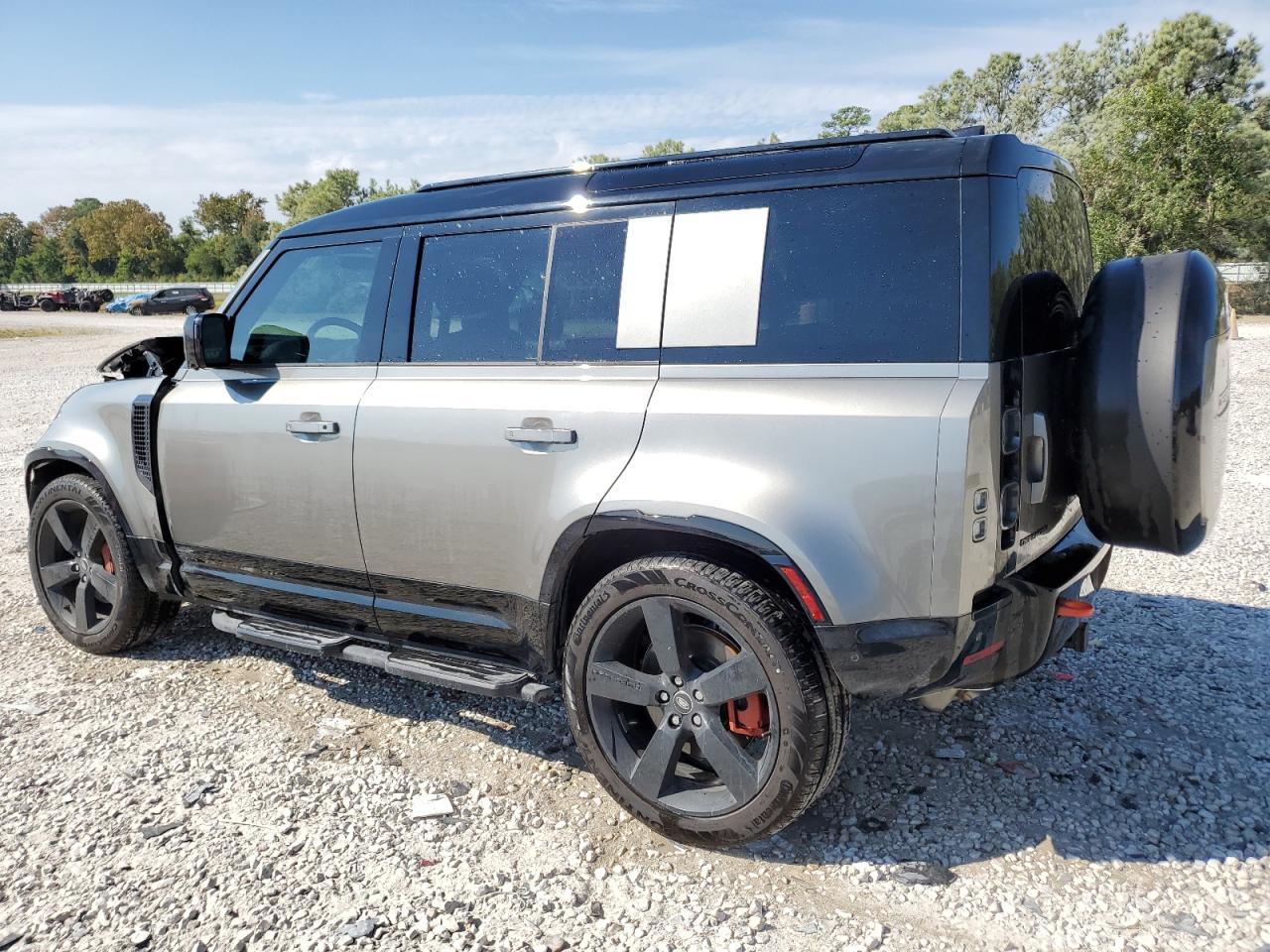 2025 Land Rover Defender 110 X - Image 2