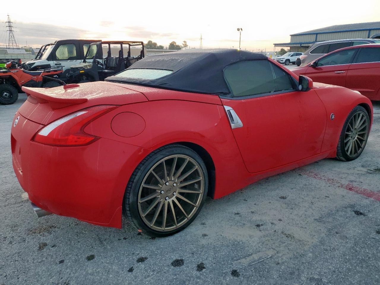 2015 Nissan 370Z Base - Image 3