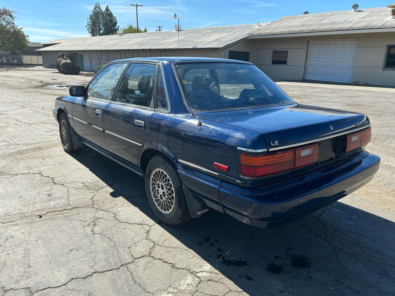 1987 Toyota Camry Le - Фото 3