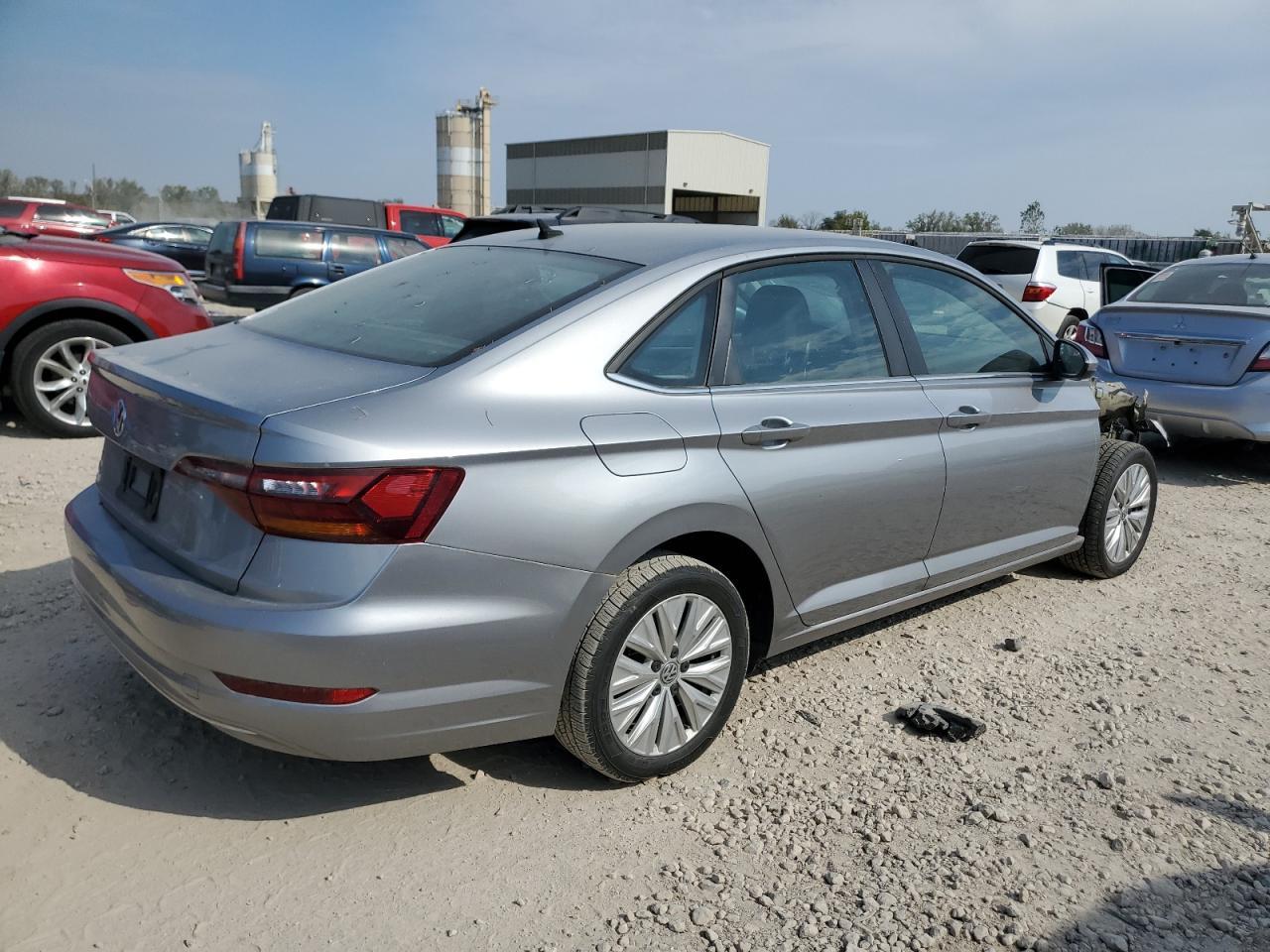 2019 Volkswagen Jetta - Image 3