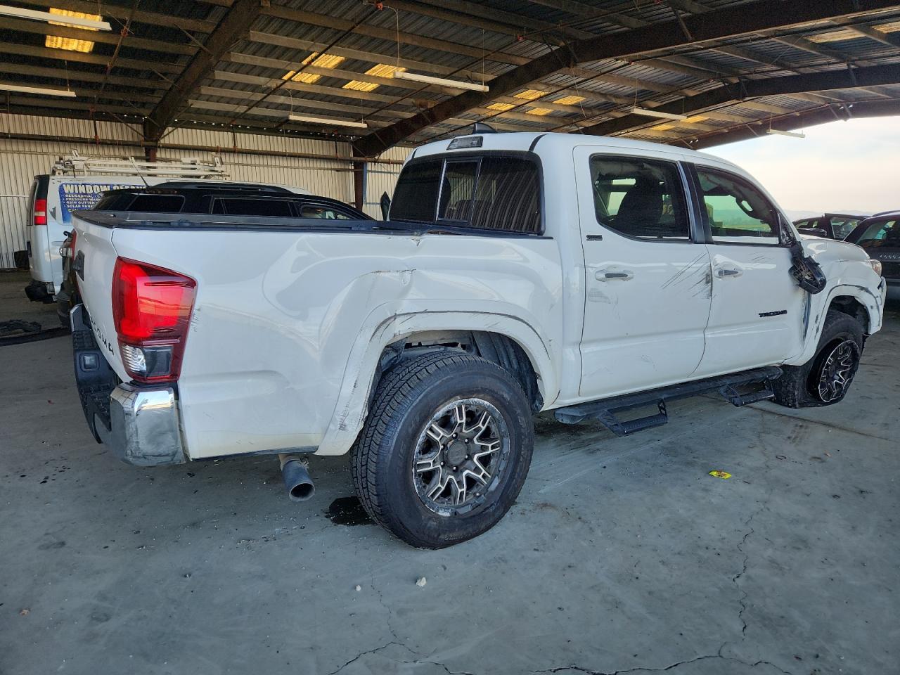 2021 Toyota Tacoma Double Cab - Фото 3