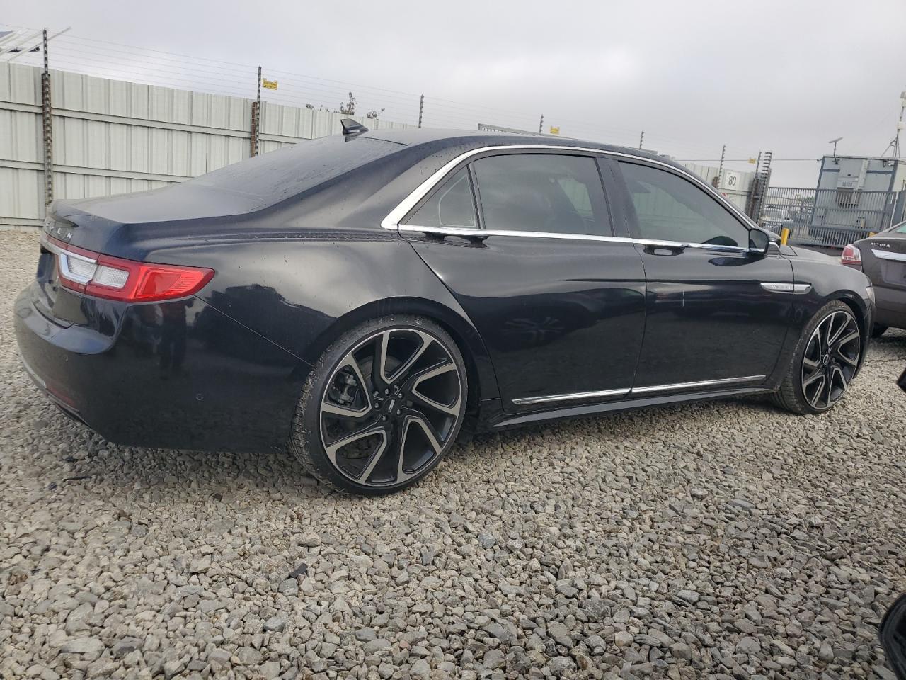 2020 Lincoln Continental Reserve - Фото 3