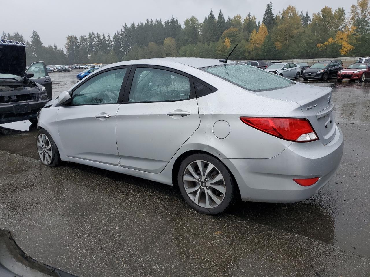 2017 Hyundai Accent Se - Фото 2