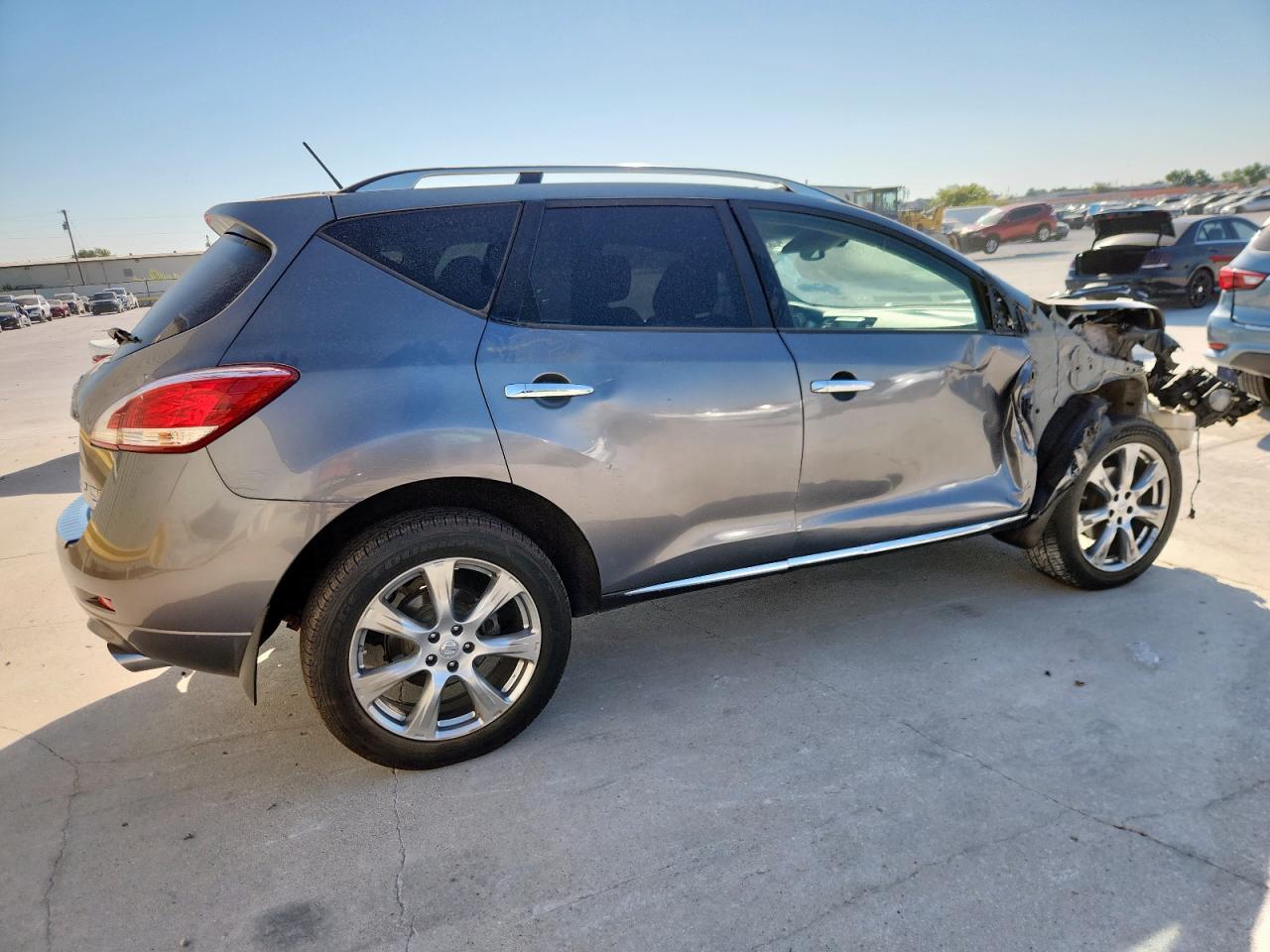 2014 Nissan Murano S - Image 3