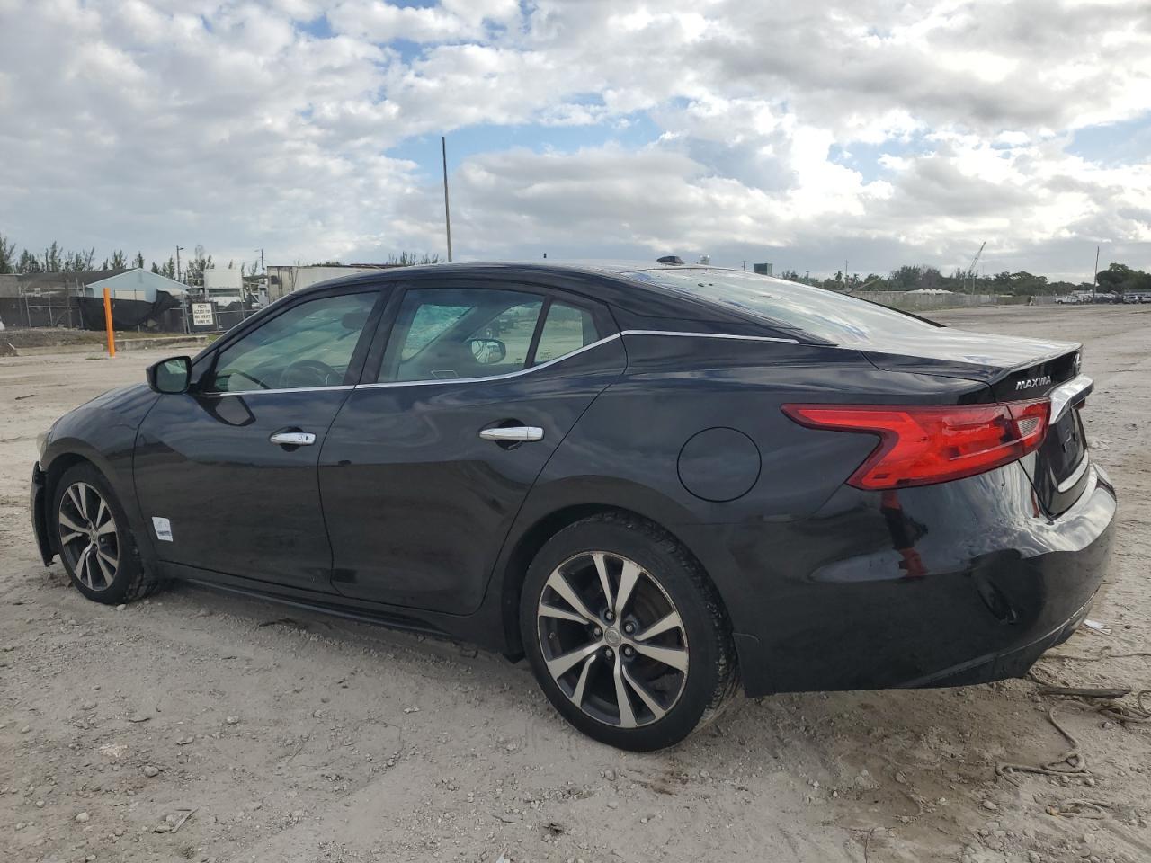 2017 Nissan Maxima 3.5S - Фото 2