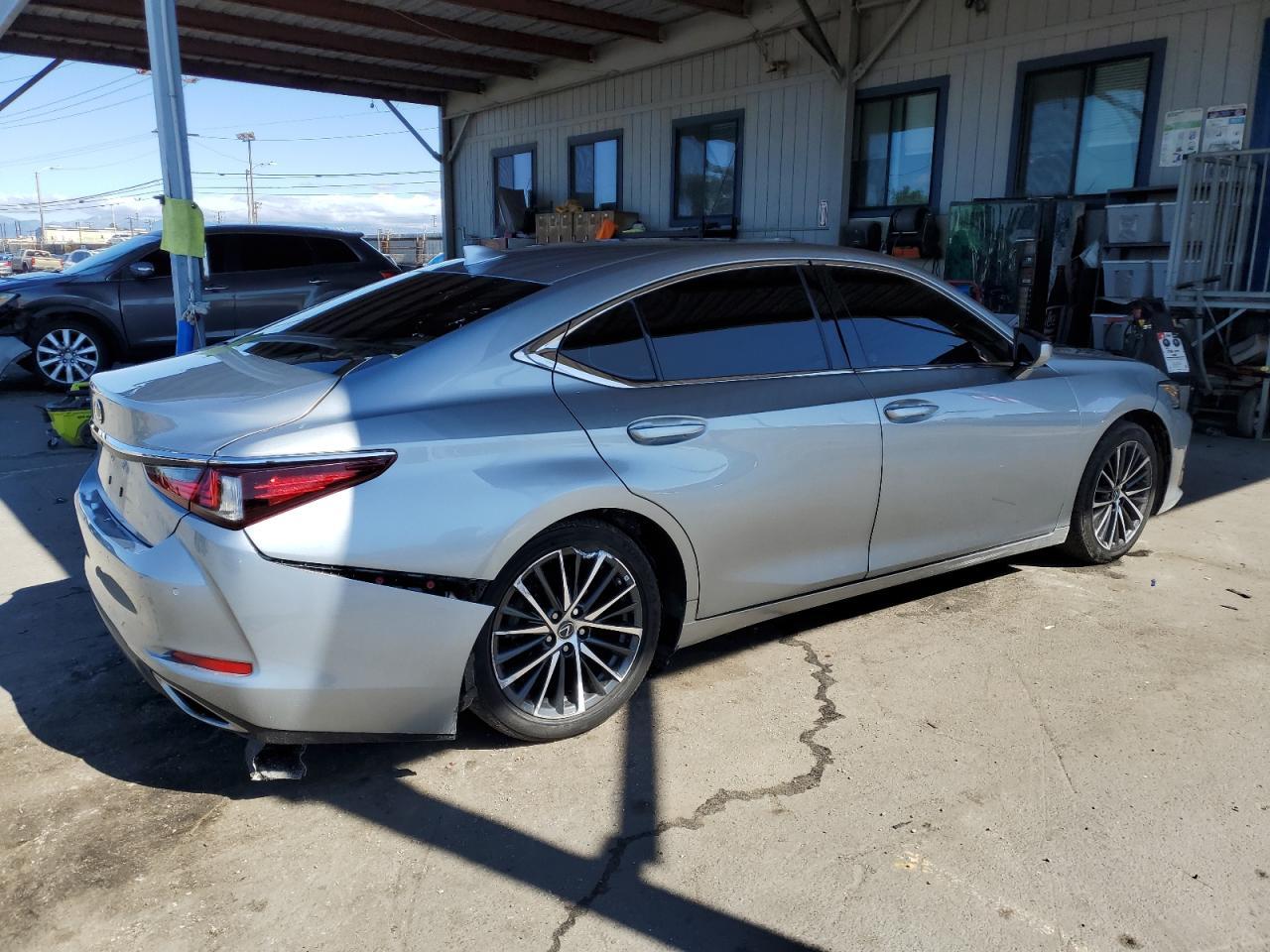 2022 Lexus Es 350 Base - Image 3