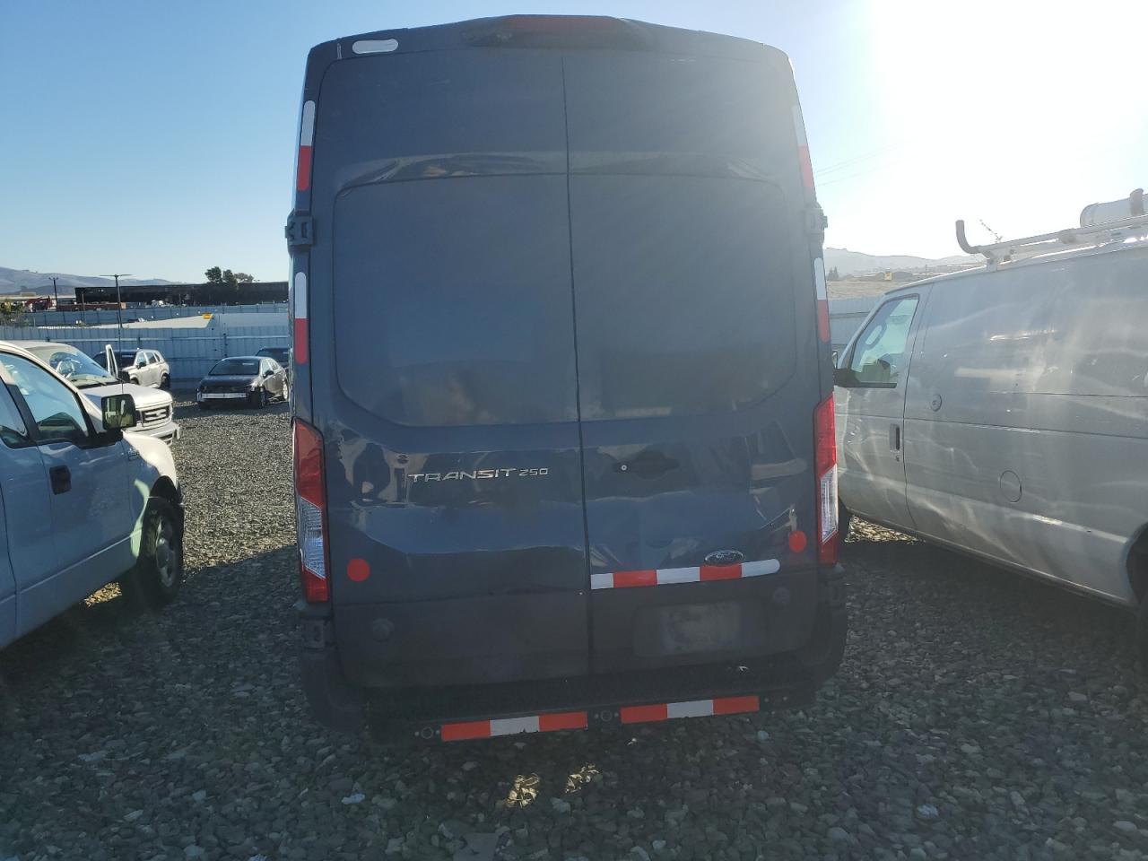 2020 Ford Transit 250 Delivery Van - Фото 6