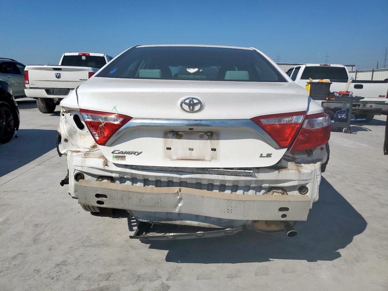 2016 Toyota Camry Le - Image 6
