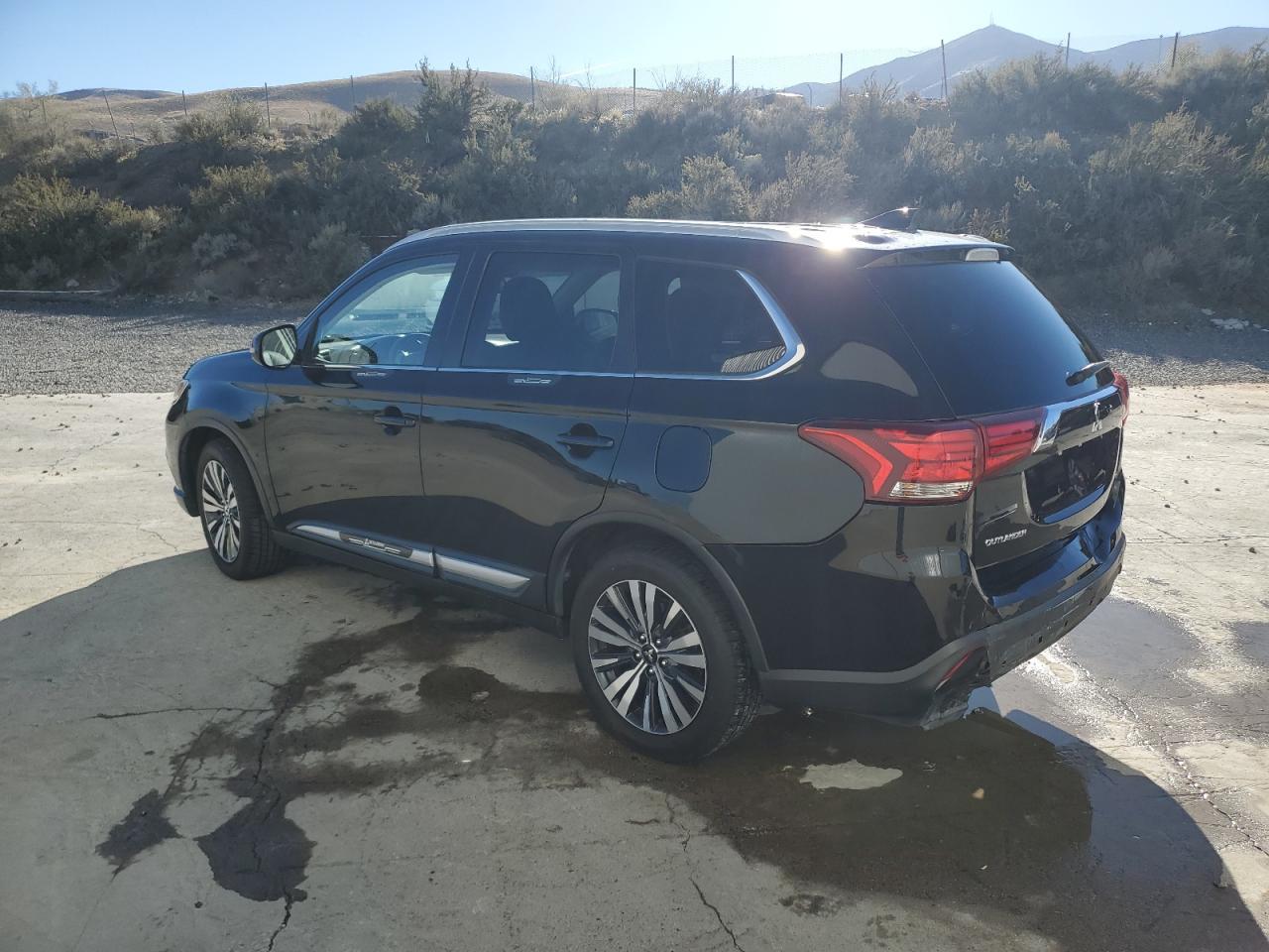2020 Mitsubishi Outlander Se - Фото 2