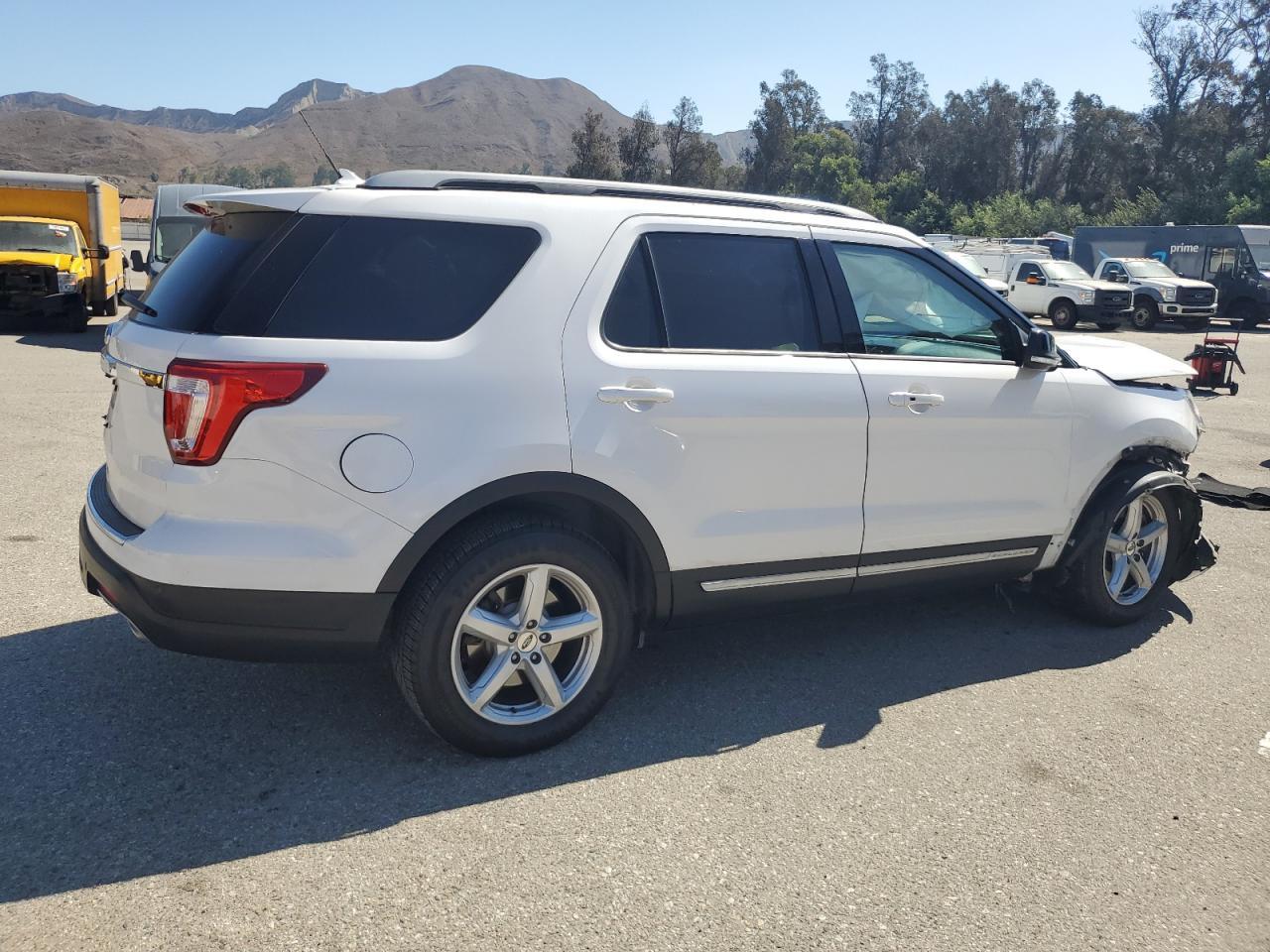 2018 Ford Explorer Xlt - Фото 3