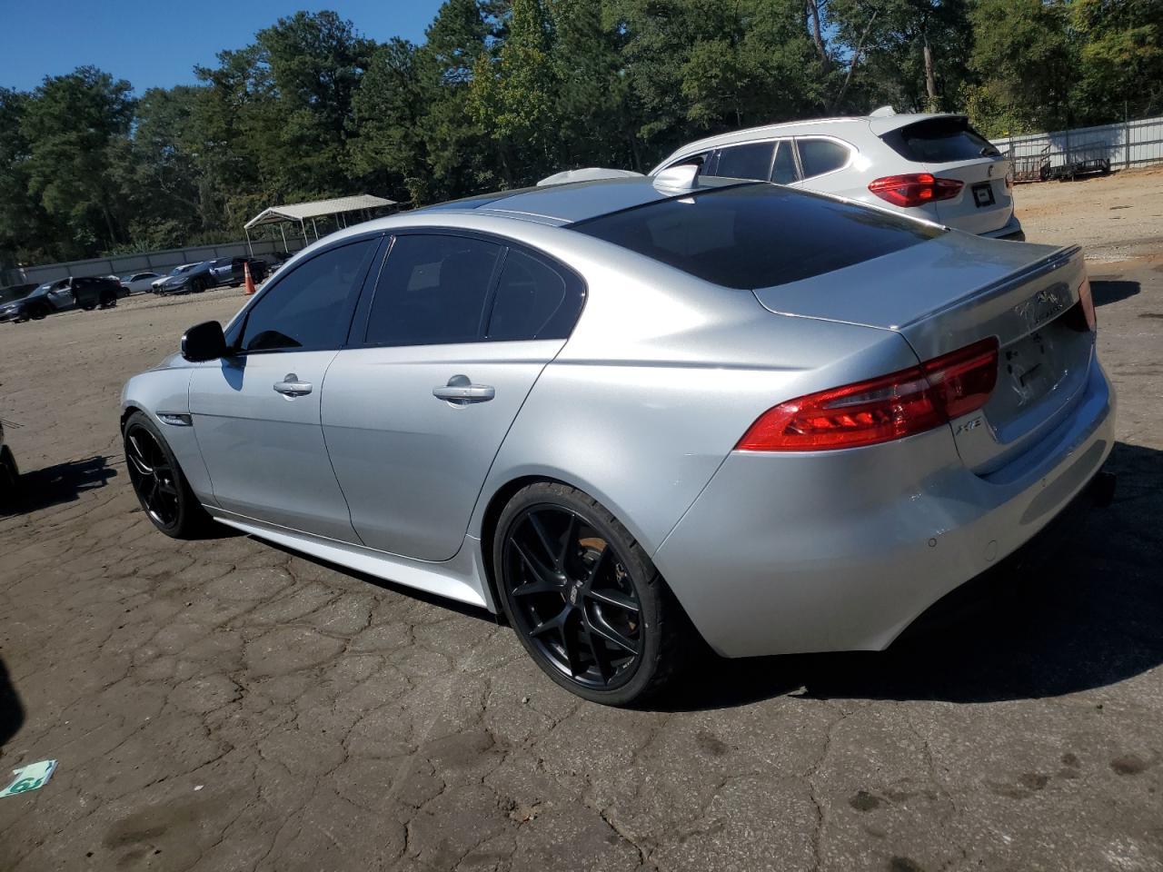 2017 Jaguar Xe R - Sport - Фото 2