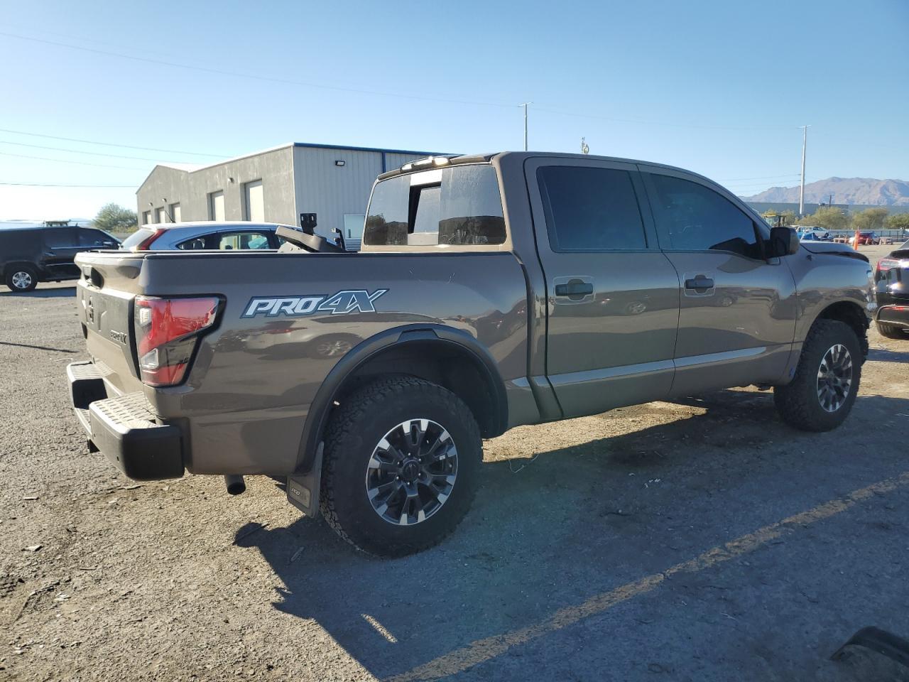 2021 Nissan Titan Sv - Фото 3