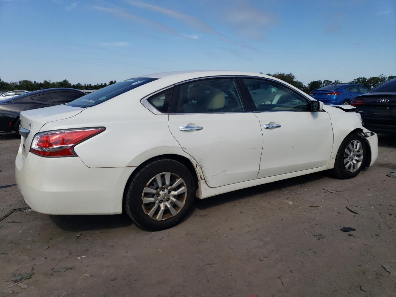 2015 Nissan Altima 2.5 - Фото 3