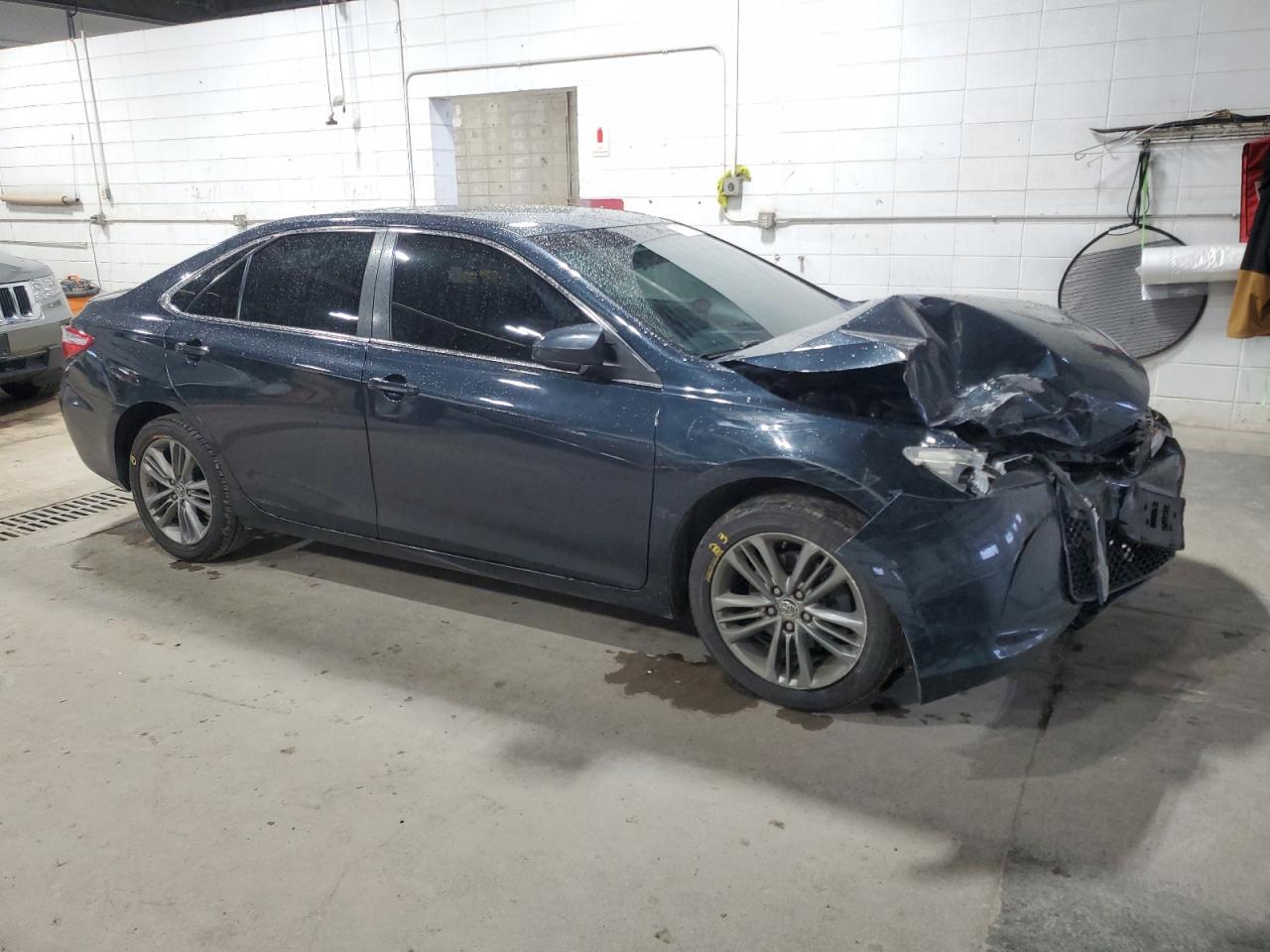 2015 Toyota Camry Le - Фото 4