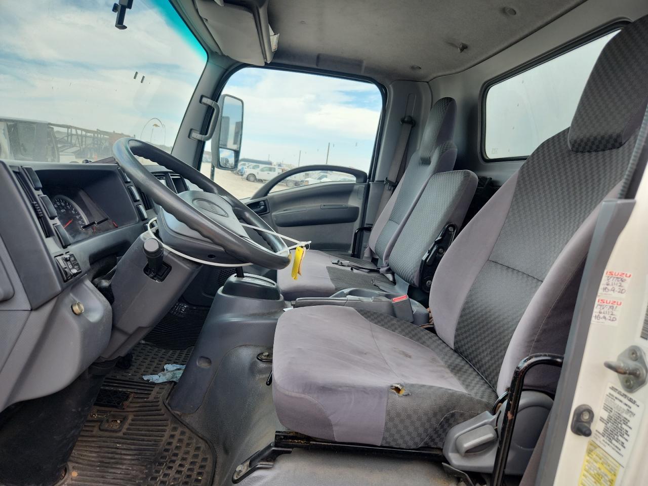 2013 Isuzu Npr - Image 7