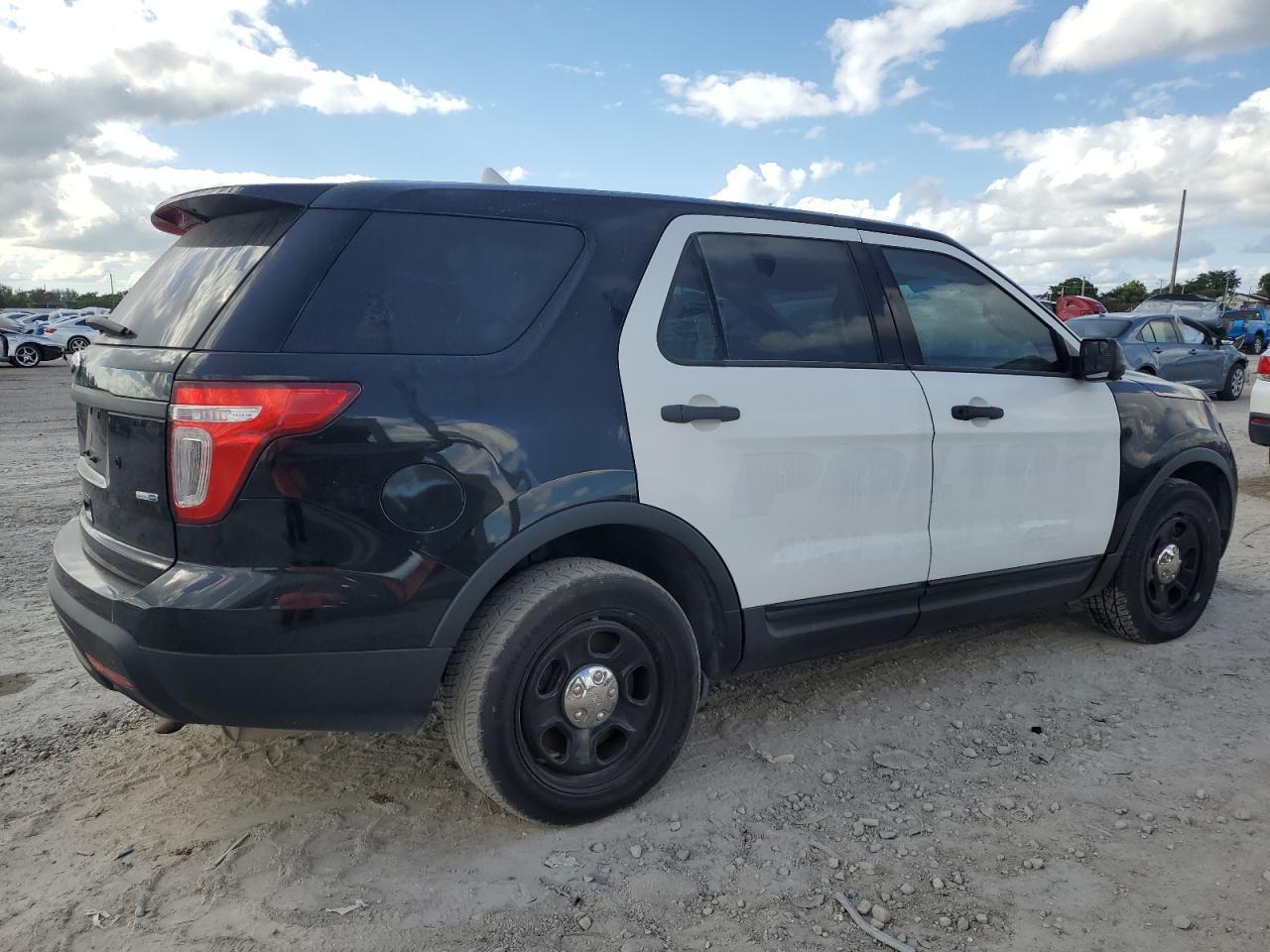 2015 Ford Explorer Police Interceptor - Фото 3