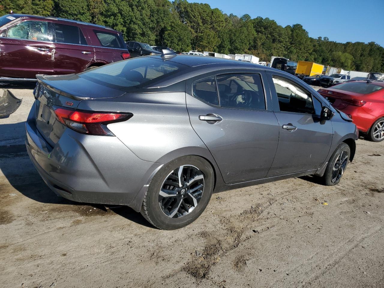 2024 Nissan Versa Sr - Фото 3